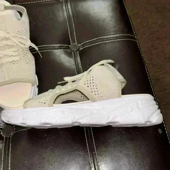 NWOT SHEIN Sandels - Picture 5 of 6